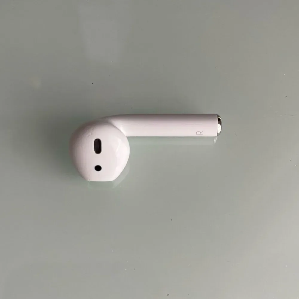 Apple AirPod 2nd Generation Right Ear Bud For Parts